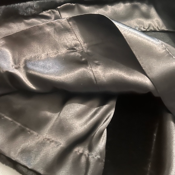 Elegant Black Hooded Women's Coat - Picture 13 of 16